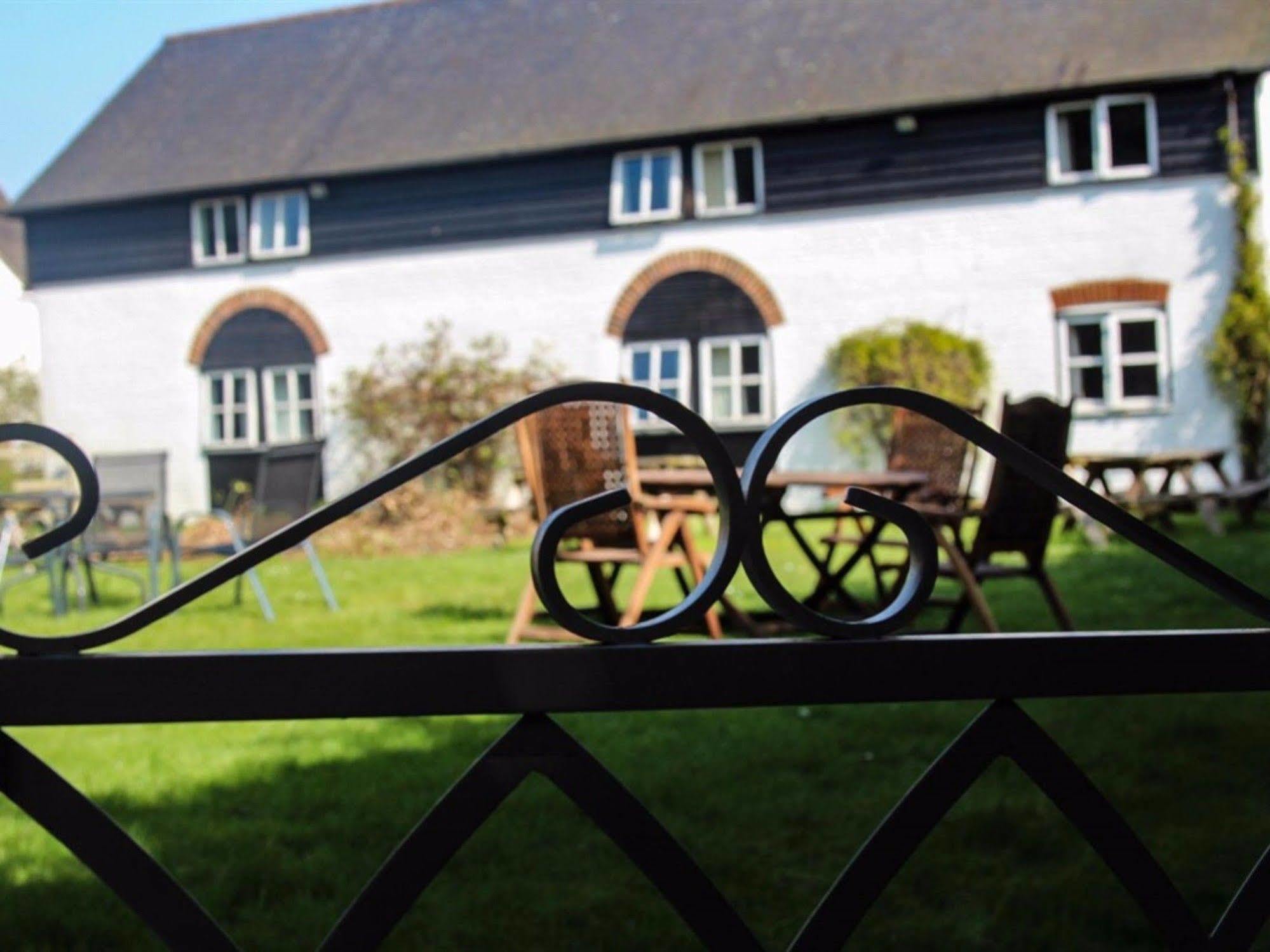 The Waggon And Horses Ξενοδοχείο Great Yeldham Εξωτερικό φωτογραφία